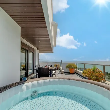 Camarate Golf Penthouse Estepona