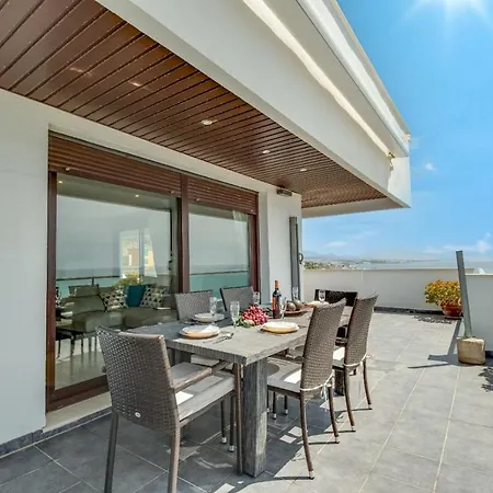 Camarate Golf Penthouse Apartment *
